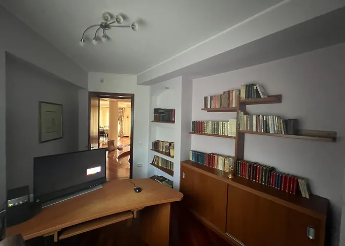 Wine Cellar Villa With Beautiful Garden In Sinaia - Busteni