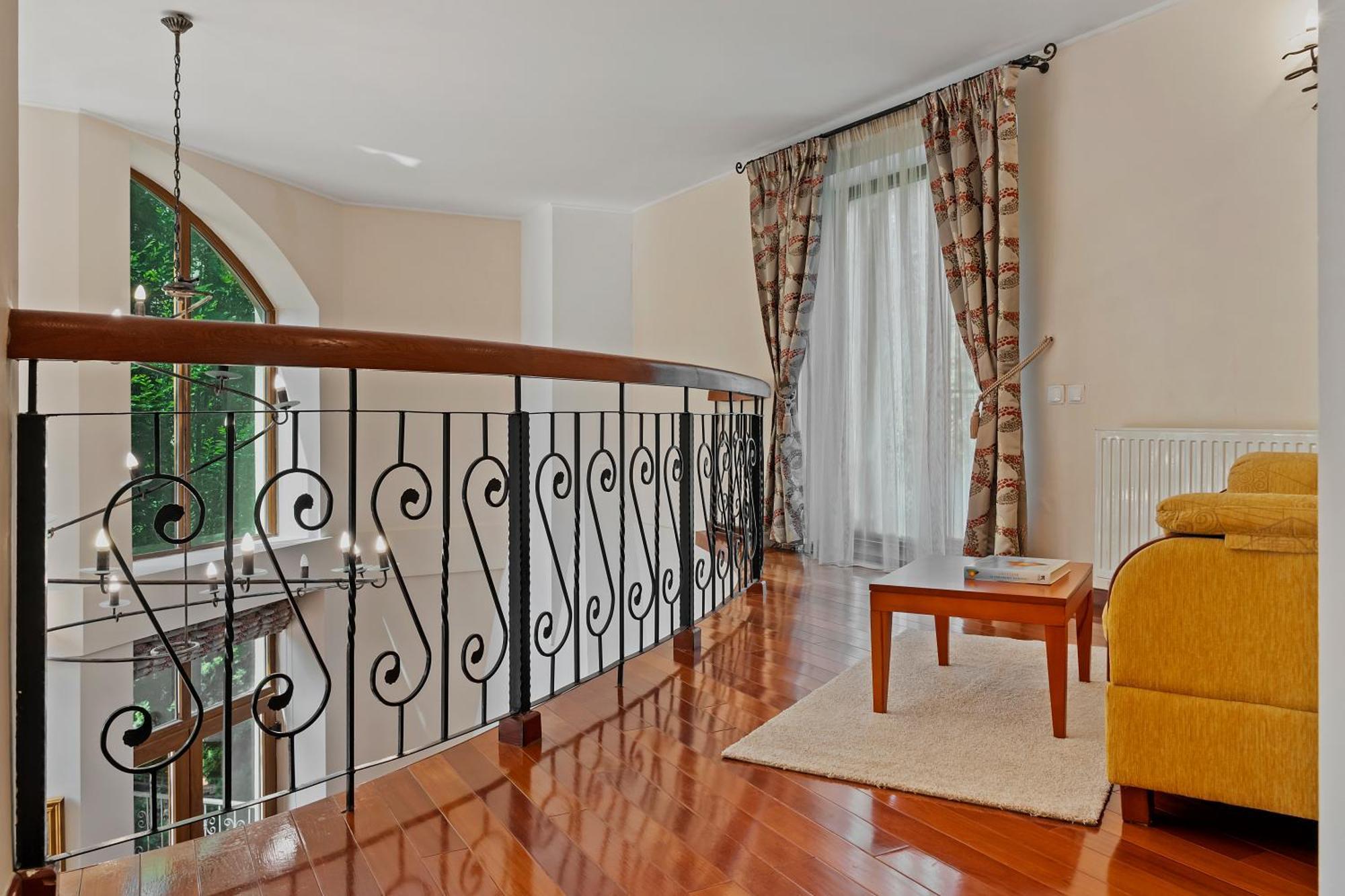 Villa Wine Cellar With Beautiful Garden In Sinaia - Busteni