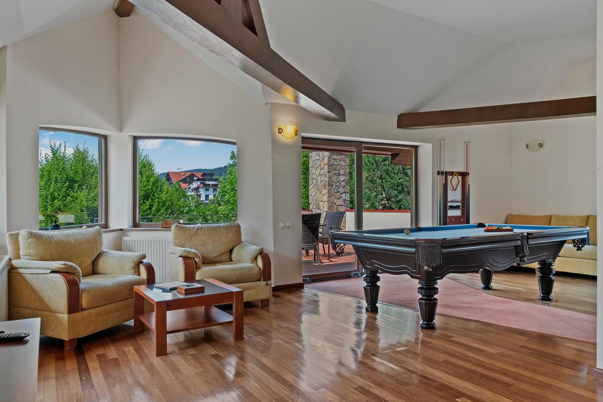 Villa Wine Cellar With Beautiful Garden In Sinaia - Busteni *