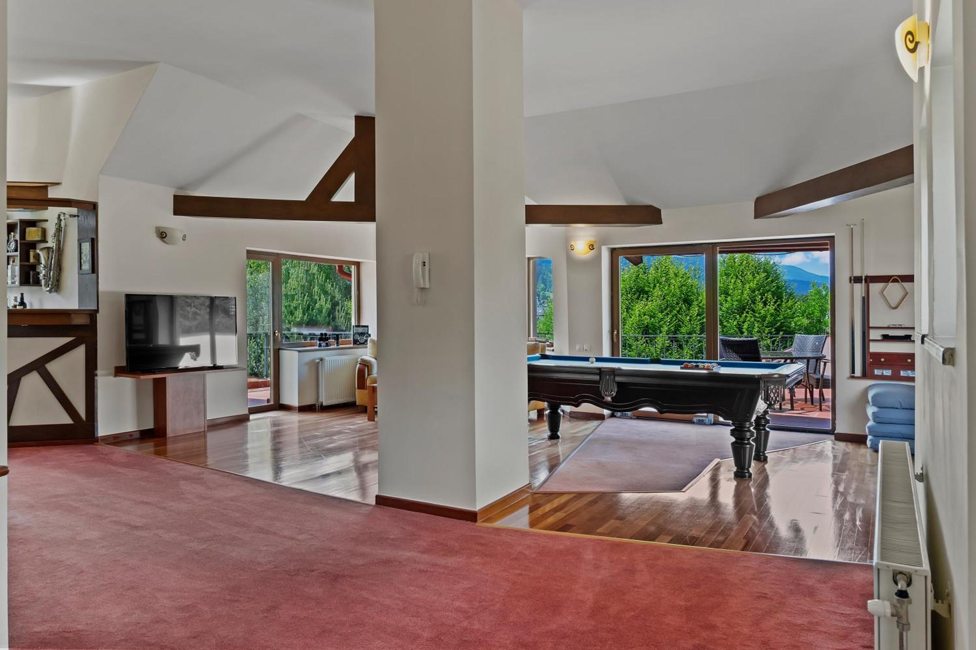 Wine Cellar With Beautiful Garden In Sinaia - Busteni 別墅 Poiana Tapului