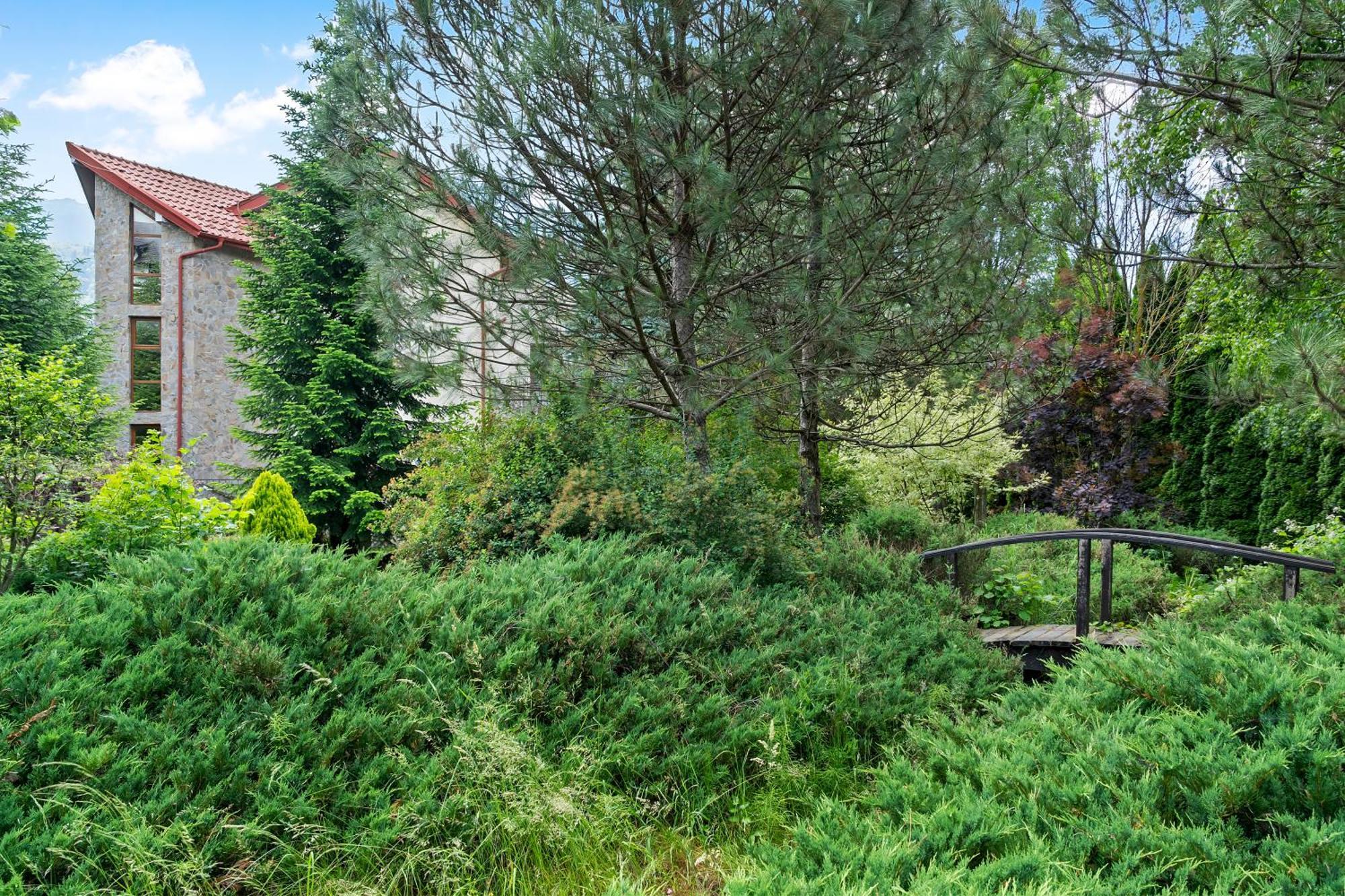 Wine Cellar With Beautiful Garden In Sinaia - Busteni * Poiana Tapului